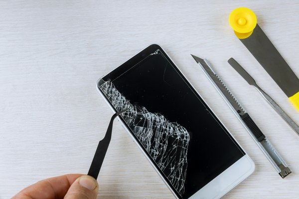 Iphone 6s plus : comment remplacer un écran cassé ?